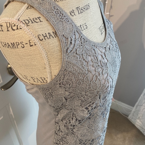 Express Grey Tank - Picture 5 of 7